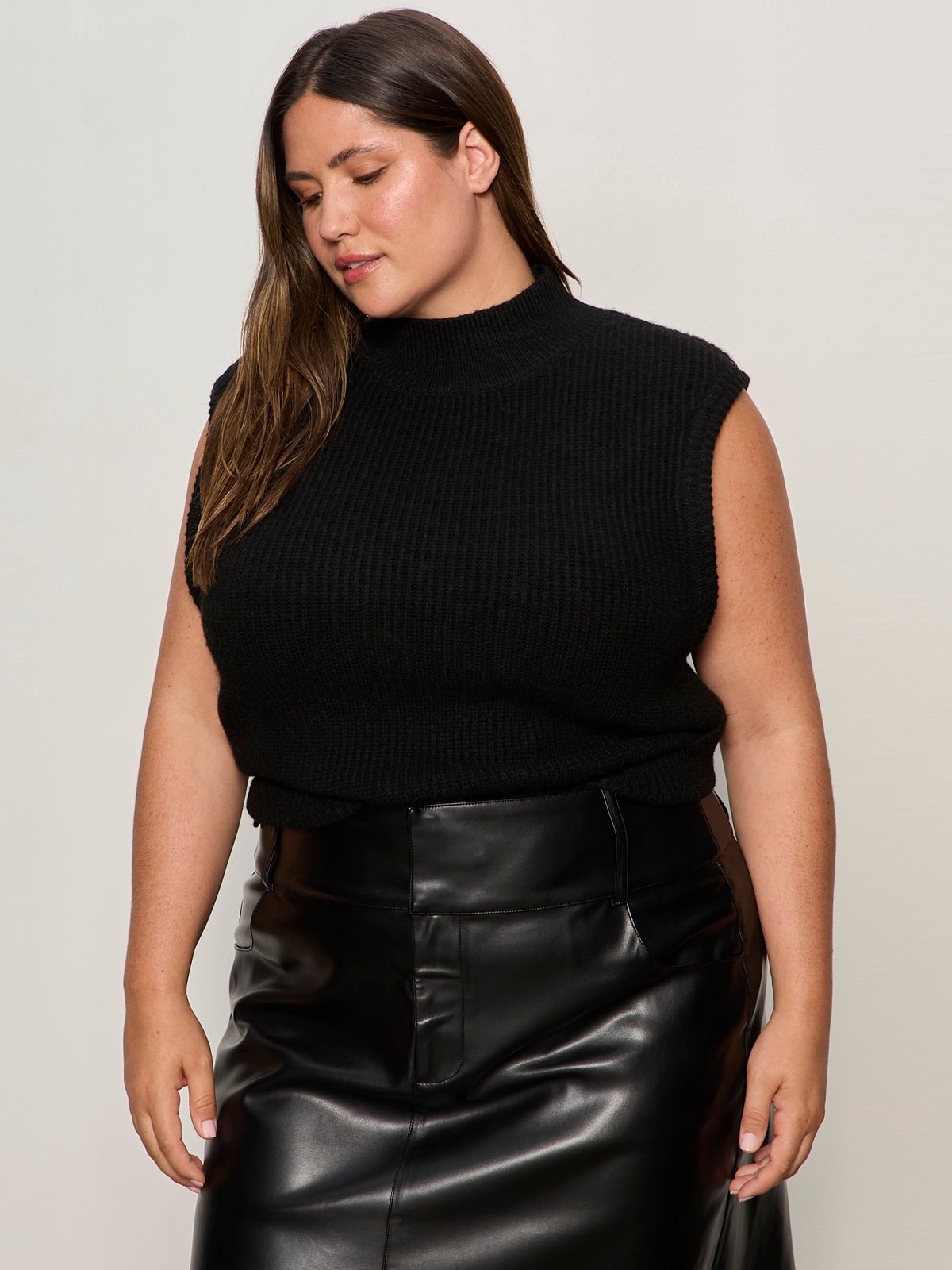 City Sweater Shell Black Extended Sizing
