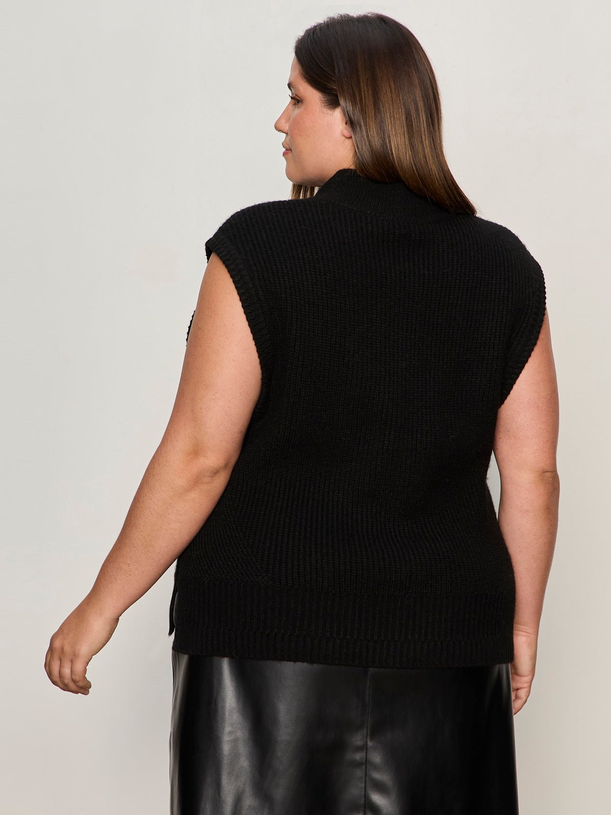 City Sweater Shell Black Extended Sizing