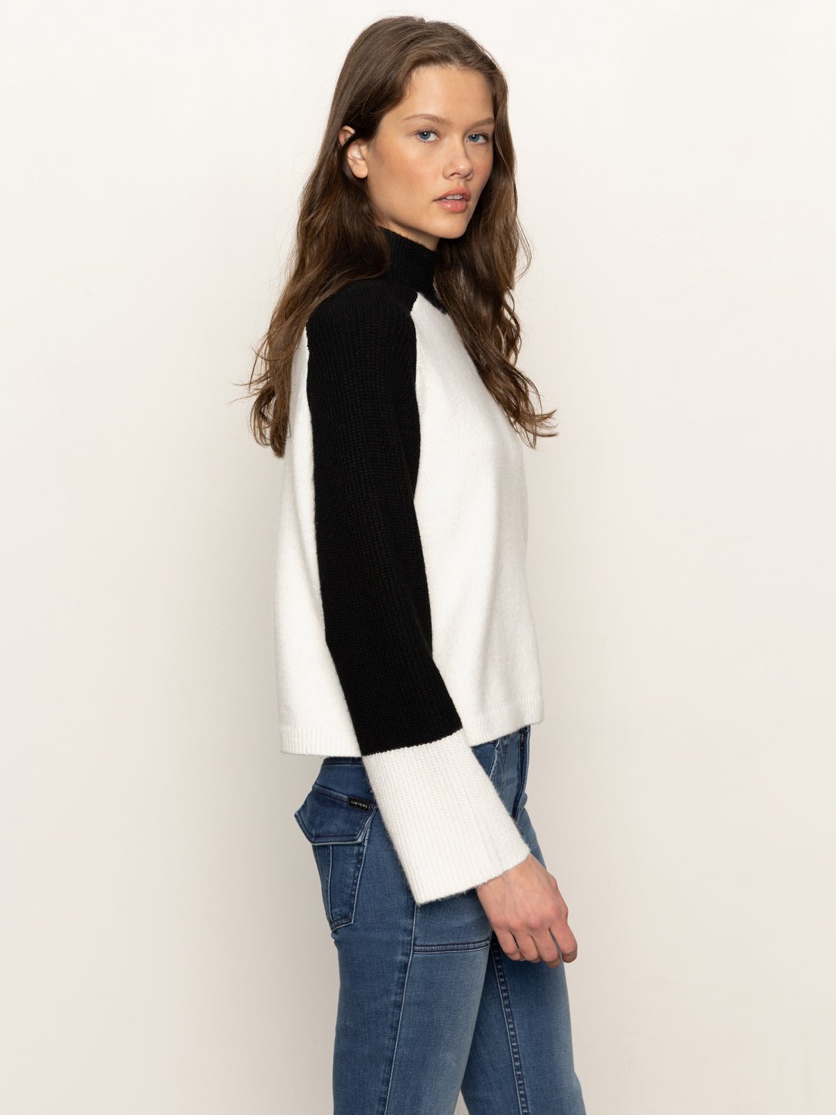 Downtown Mock Neck Sweater Black/ Chalk