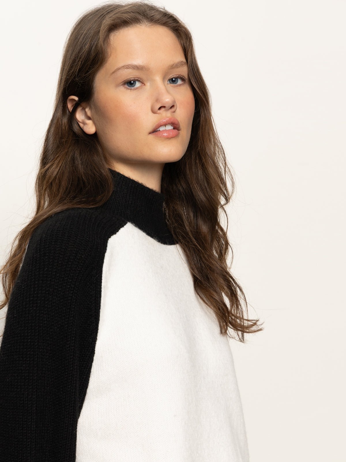 Downtown Mock Neck Sweater Black/ Chalk