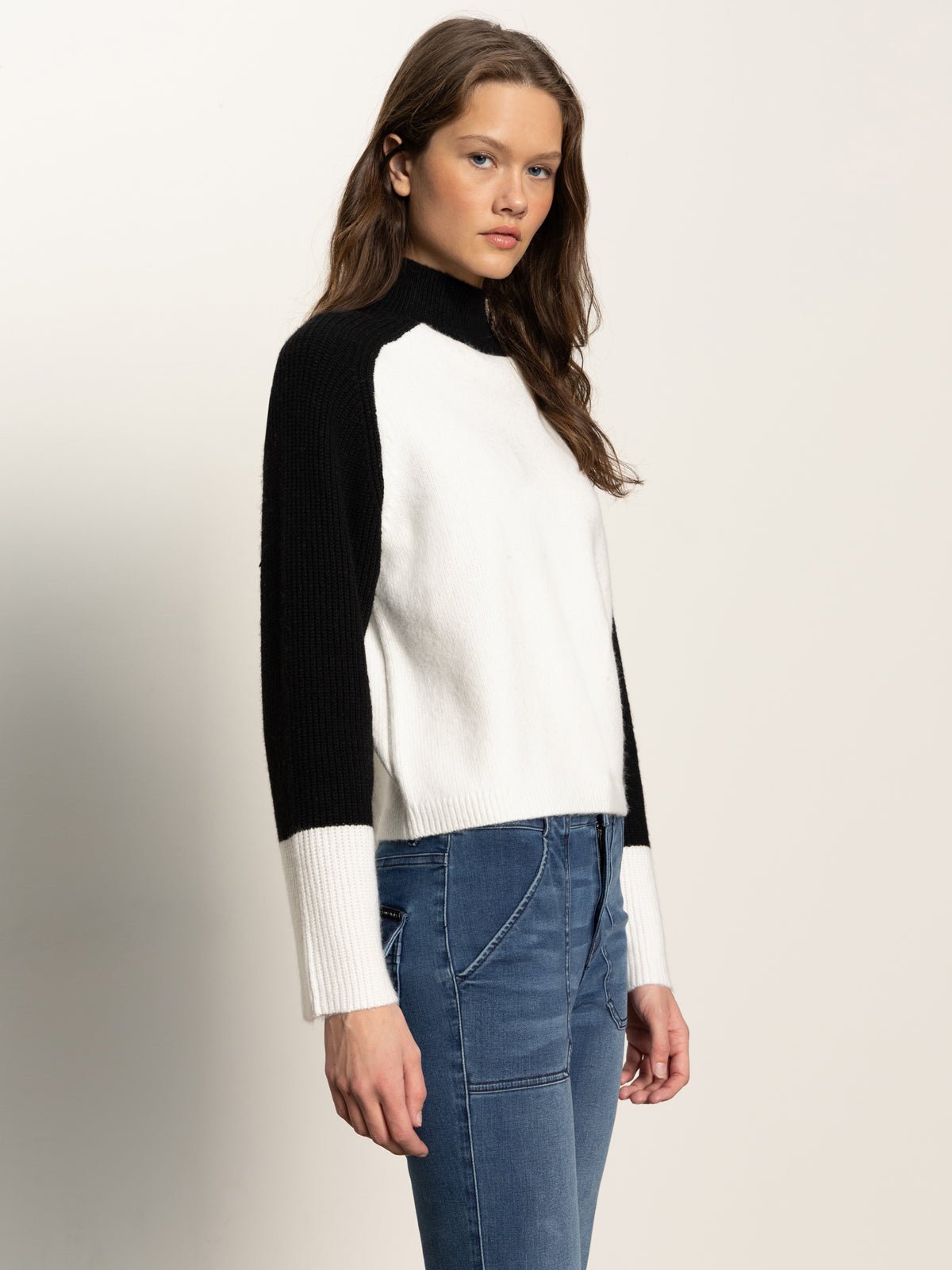 Downtown Mock Neck Sweater Black/ Chalk