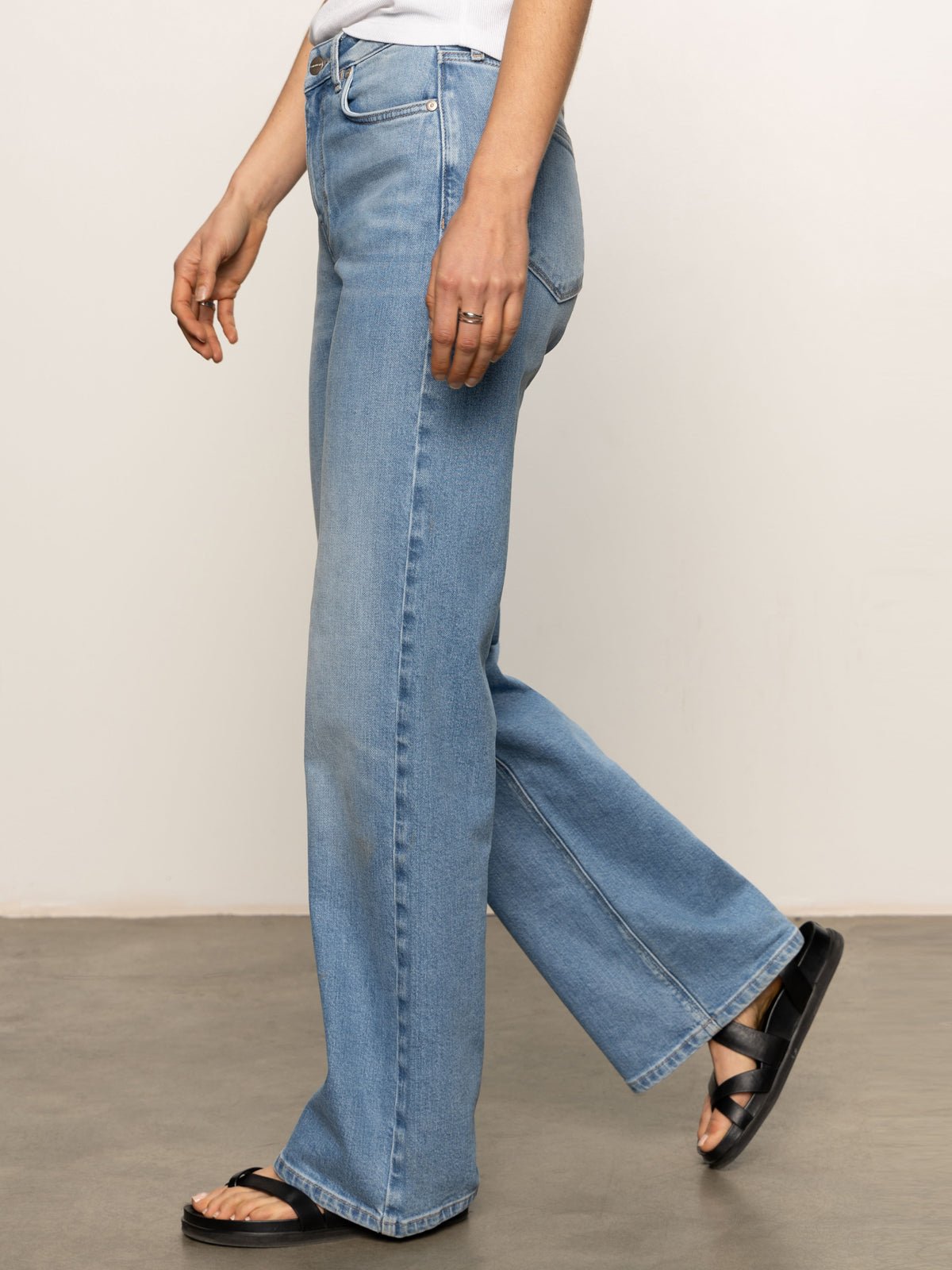 Ekara Slim Wide Semi High Rise Jeans Light
