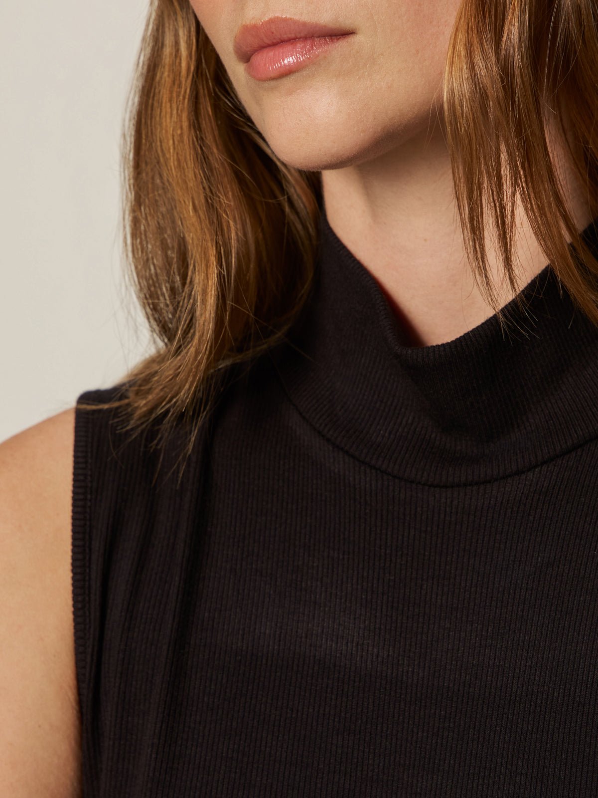 Essential Sleeveless Mock Neck Tank Black