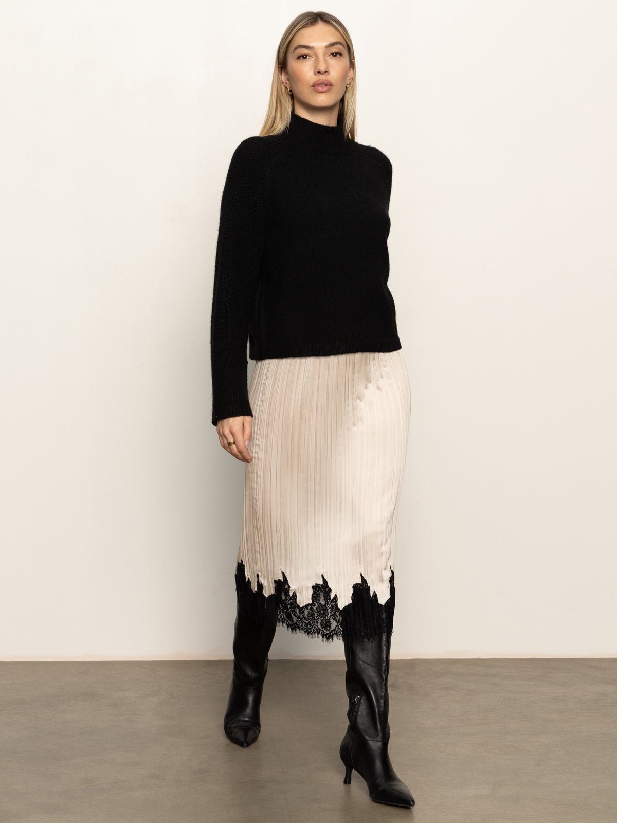 Evermore Pleated Midi Skirt Light Oat