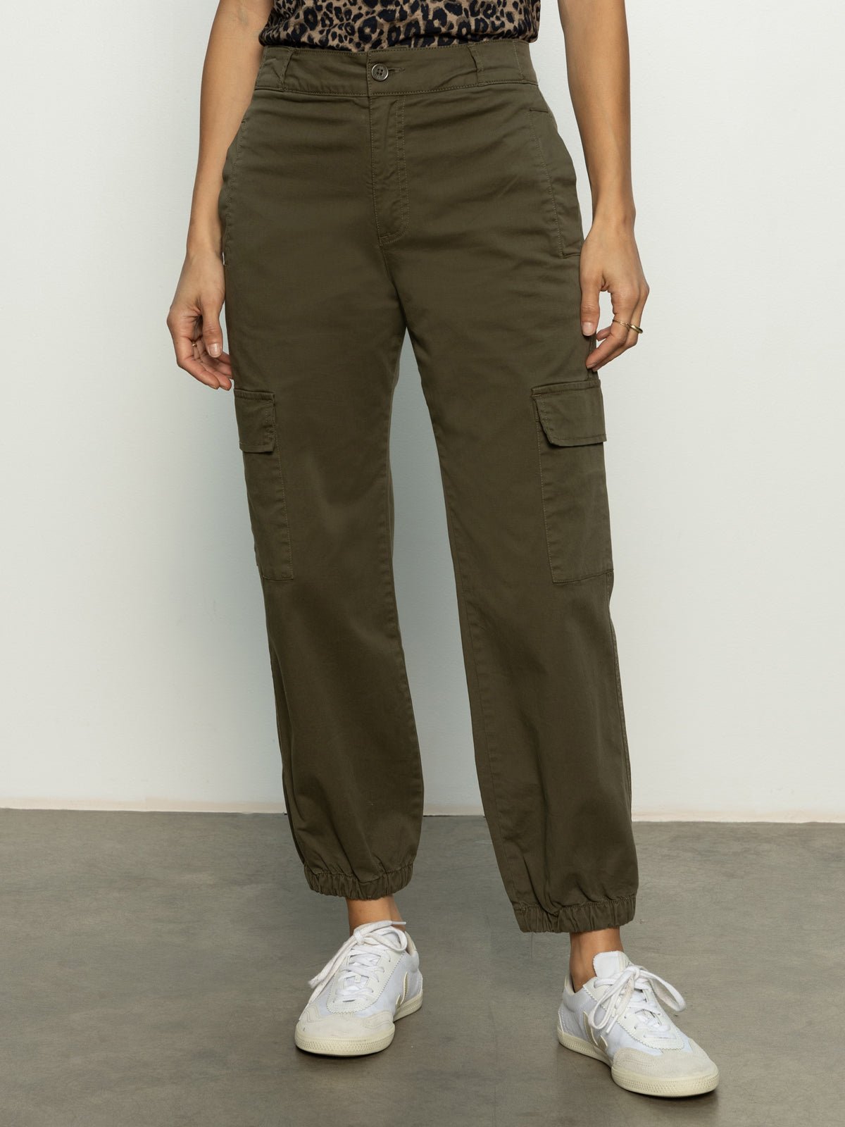 Take Over Jogger Mid-Rise Pant Kalamata