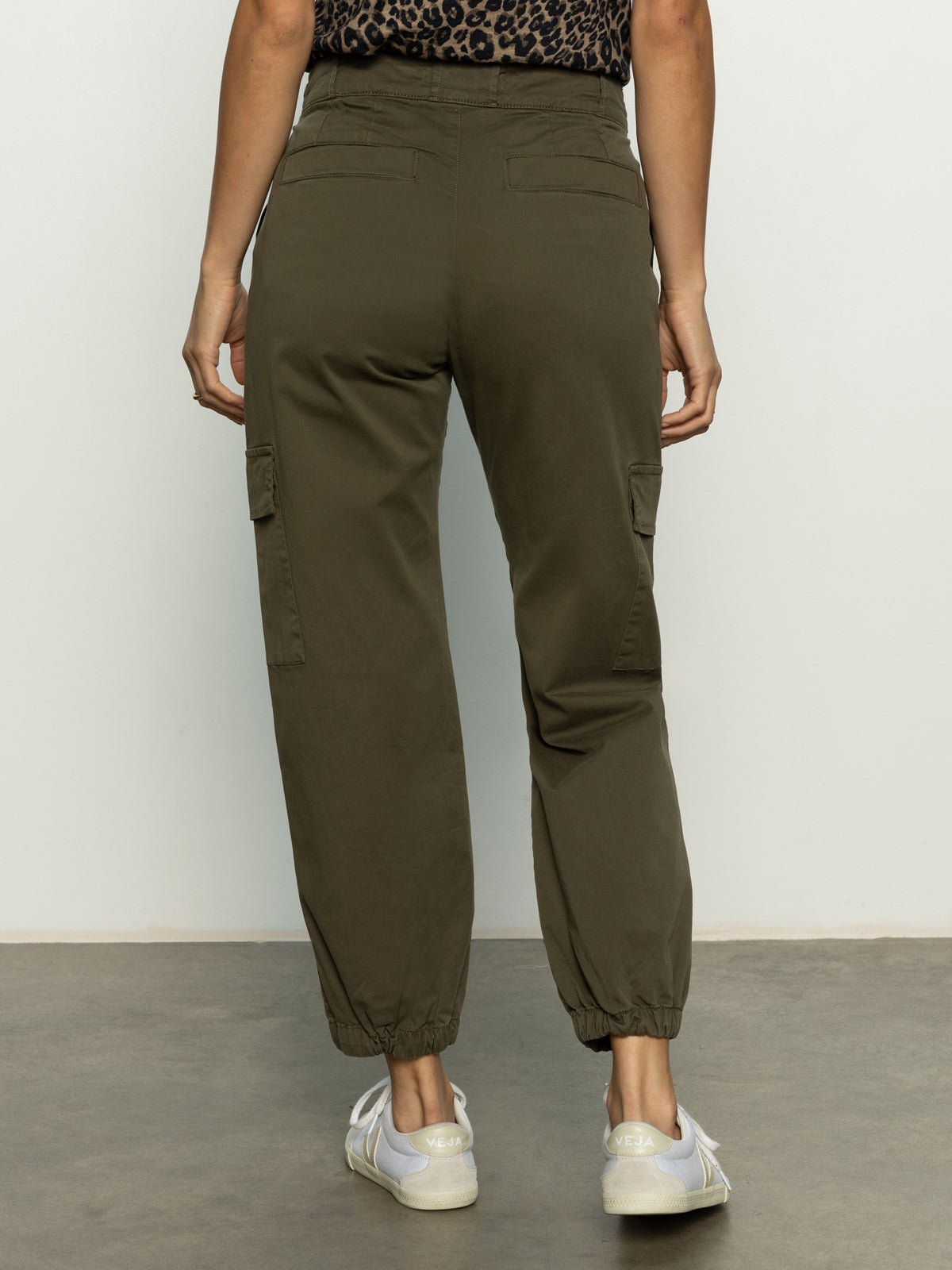 Take Over Jogger Mid-Rise Pant Kalamata